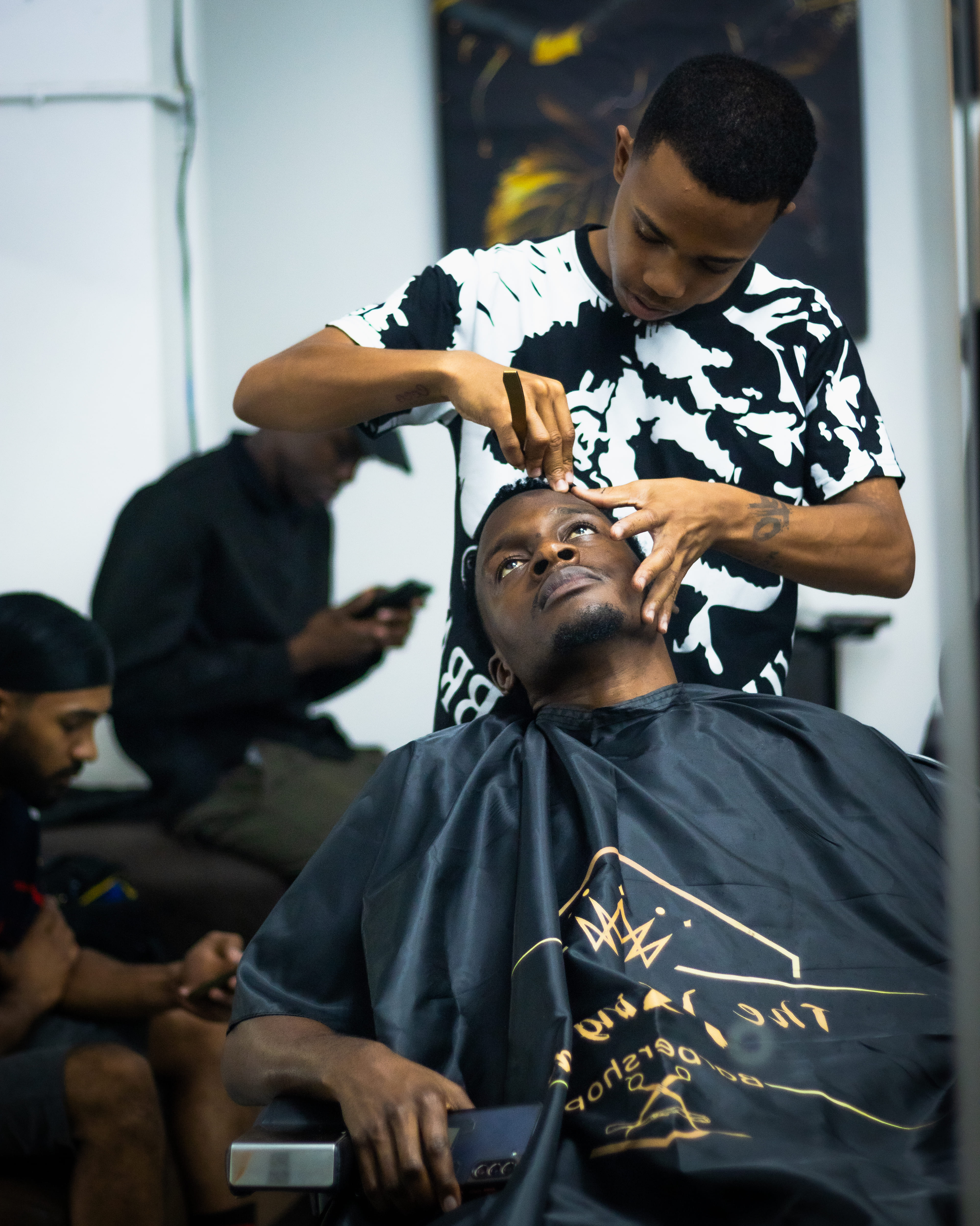 Detailed grooming service at King's Blade